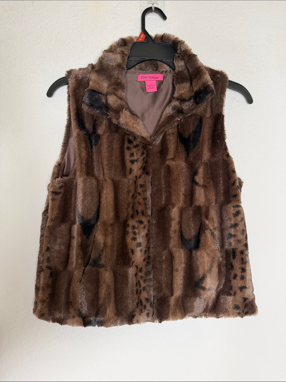 Betsey Johnson Brown Faux Fur Vest Sleeveless Plush Soft Layering Jacket Size S - Picture 3 of 6